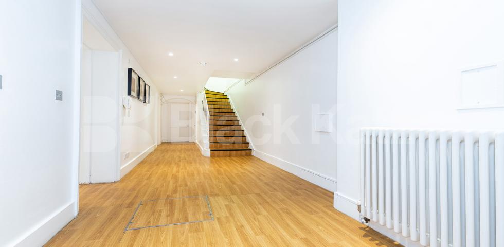 			HUGE 5 BED 4 BATH IN WC1!, 5 Bedroom, 1 bath, 1 reception Flat			 Bedford Place, BLOOMSBURY